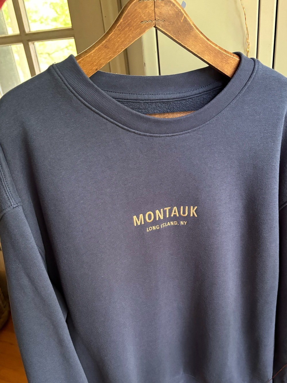 AE Everyday Luxe Graphic Crew Neck Sweatshirt “Montauk Long Island NY” - Picture 8 of 10